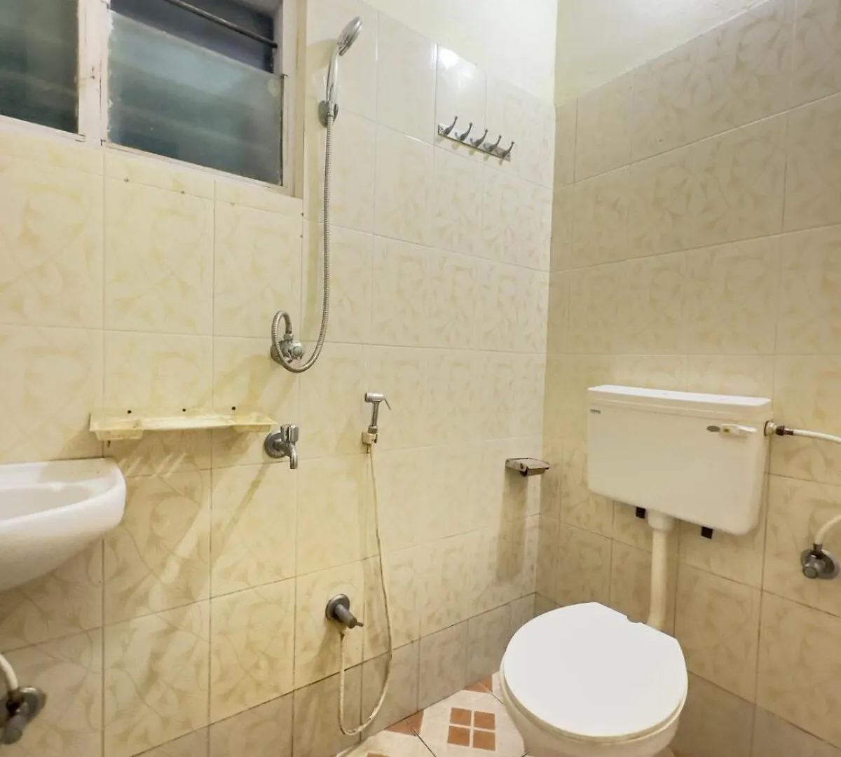 Lake View Villa 트리반드룸