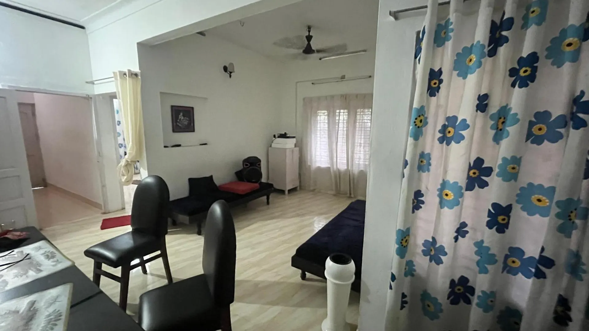 Lake View Villa 트리반드룸