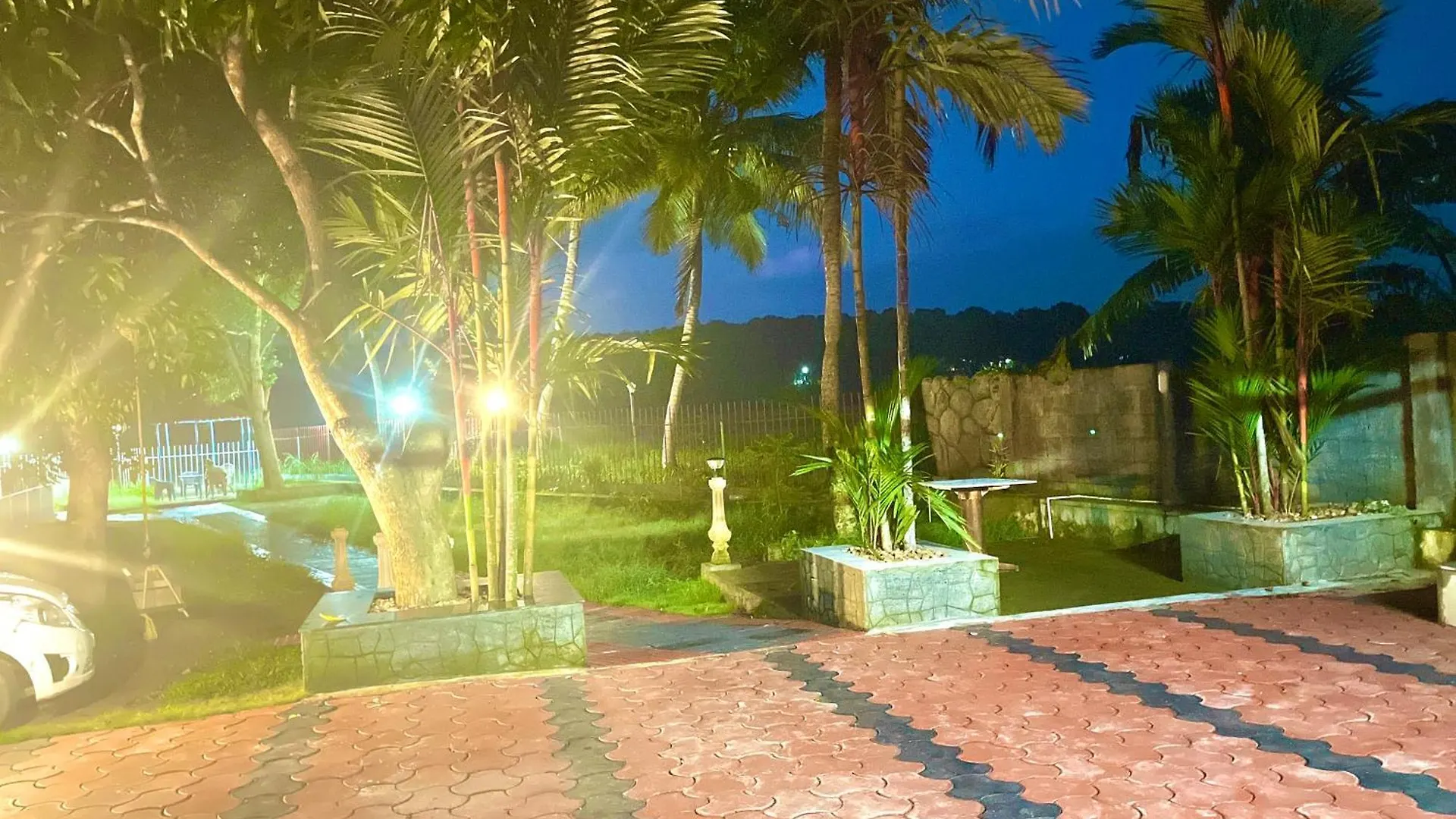 Lake View Villa 特里凡得琅